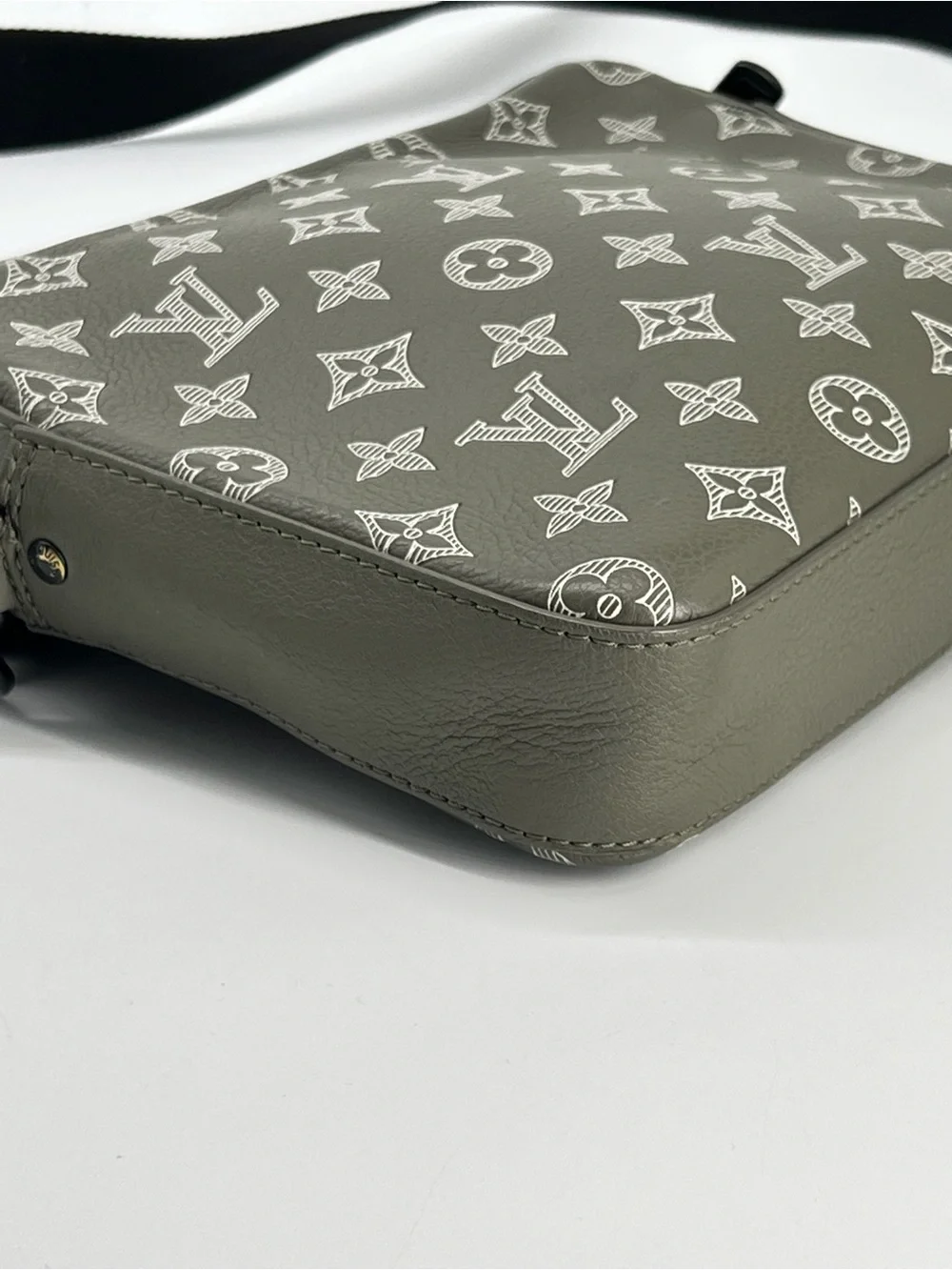 Louis Vuitton Trio Messenger Monogram Shadow Ink Green Bag